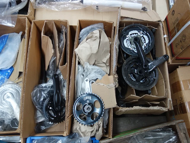 Pallet diverse fietsonderdelen - afbeelding 2 van  7
