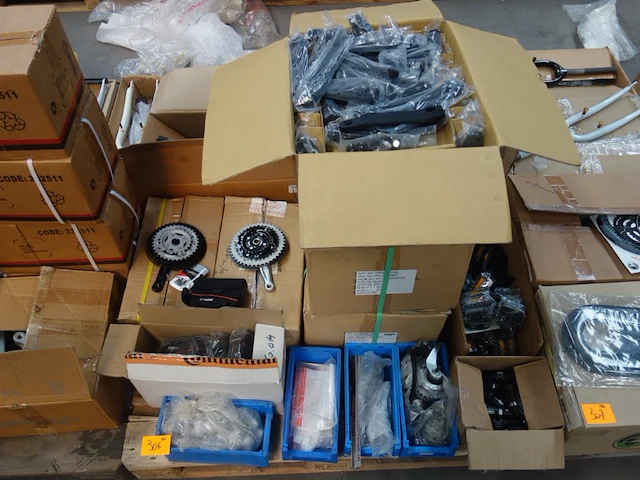 Pallet diverse fietsonderdelen - afbeelding 1 van  5