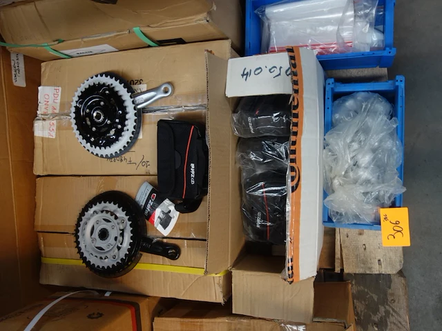 Pallet diverse fietsonderdelen - afbeelding 2 van  5