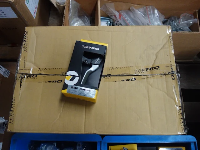 Pallet diverse fietsonderdelen - afbeelding 6 van  7