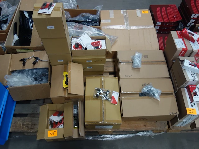 Pallet diverse fietsonderdelen - afbeelding 1 van  12