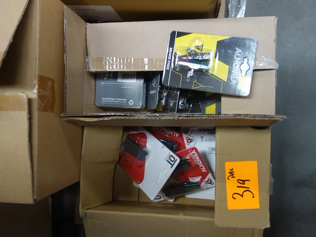 Pallet diverse fietsonderdelen - afbeelding 5 van  12