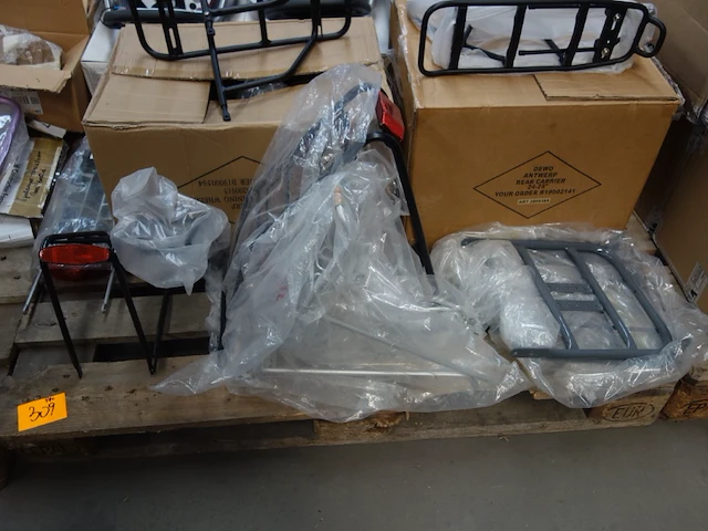 Pallet diverse fietssteunen - afbeelding 5 van  5