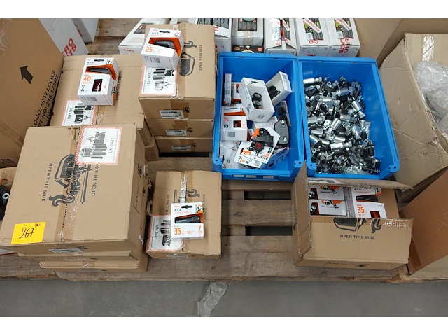Pallet diverse fietsverlichting axa - afbeelding 1 van  12