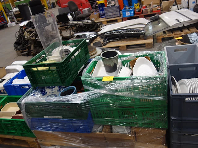 Pallet diverse grijpbakken + inhoud - afbeelding 1 van  7