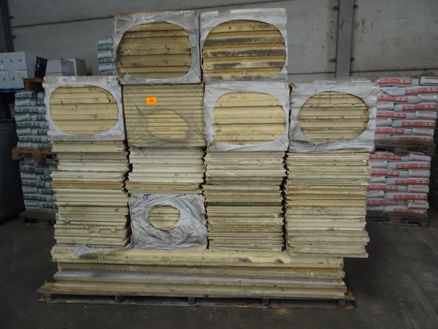 Pallet diverse isolatiepanelen - afbeelding 1 van  4