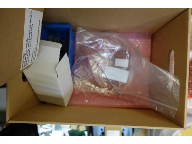 Pallet diverse onderdelen voor laadpaalproductie - afbeelding 5 van  10