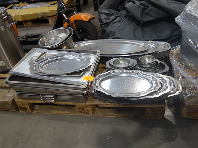 Pallet diverse rvs opdienschalen - afbeelding 2 van  7