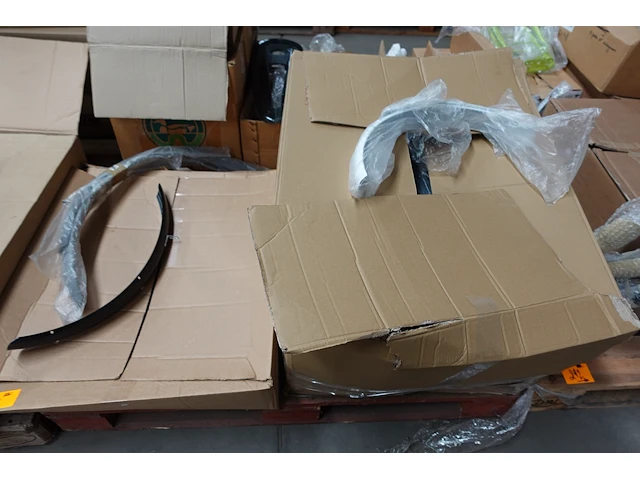 Pallet diverse spatborden - afbeelding 1 van  3
