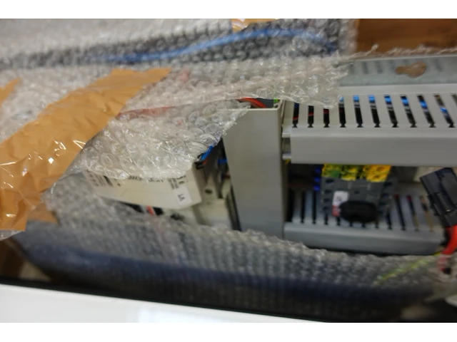 Pallet diverse stuurkasten + laadpaalmodule - afbeelding 5 van  6