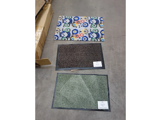 Pallet diverse tapijten - afbeelding 2 van  3