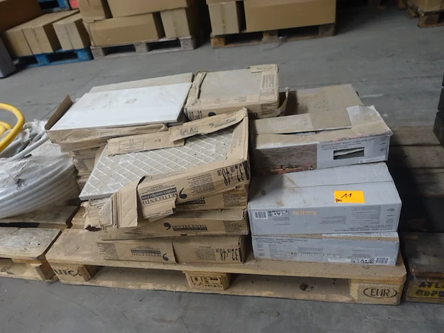 Pallet diverse tegels - afbeelding 2 van  8