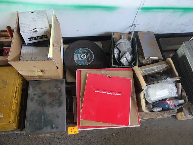 Pallet diverse zaagbladen - afbeelding 1 van  11