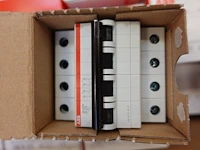 Pallet diverse zekeringen abb - afbeelding 2 van  18