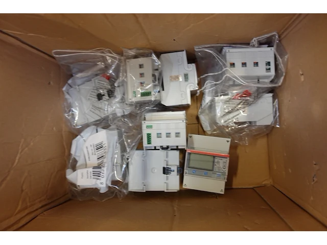 Pallet diverse zekeringen abb - afbeelding 7 van  18