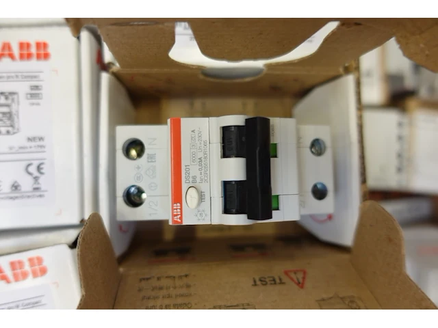 Pallet diverse zekeringen abb - afbeelding 17 van  18