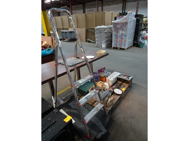 Pallet diversen - afbeelding 2 van  2