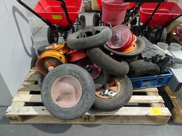 Pallet diversen - afbeelding 1 van  2
