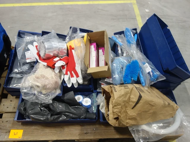 Pallet diversen - afbeelding 1 van  7