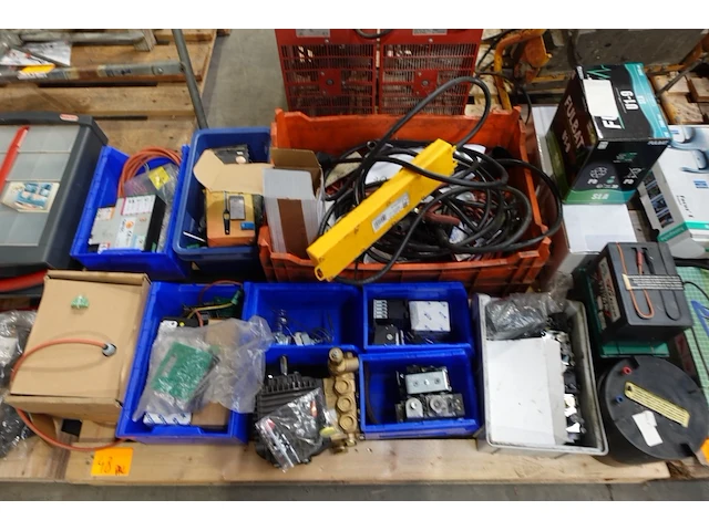 Pallet diversen - afbeelding 1 van  6