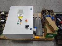 Pallet elektriciteitstoebehoren - afbeelding 1 van  3