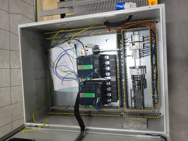 Pallet elektriciteitstoebehoren - afbeelding 3 van  3