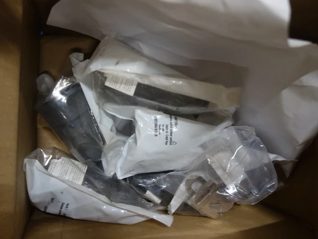 Pallet elektriciteitstoebehoren - afbeelding 9 van  13