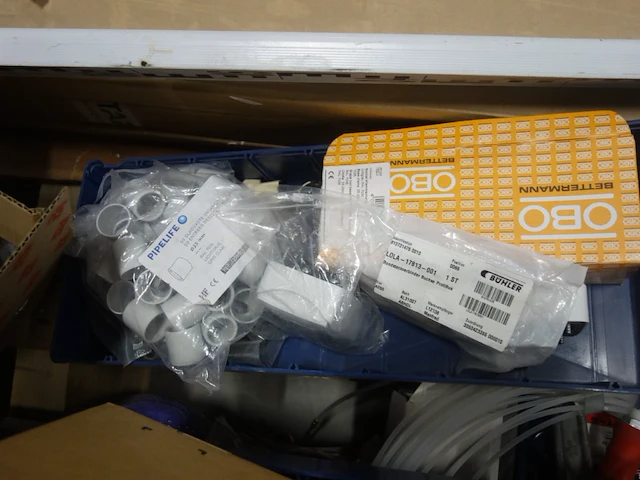 Pallet elektriciteitstoebehoren - afbeelding 12 van  13