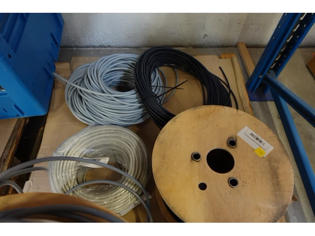 Pallet elektrische kabels - afbeelding 2 van  6