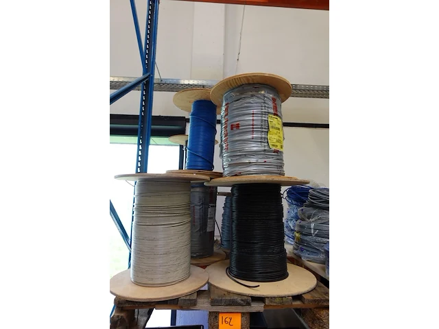 Pallet elektrische kabels - afbeelding 1 van  6