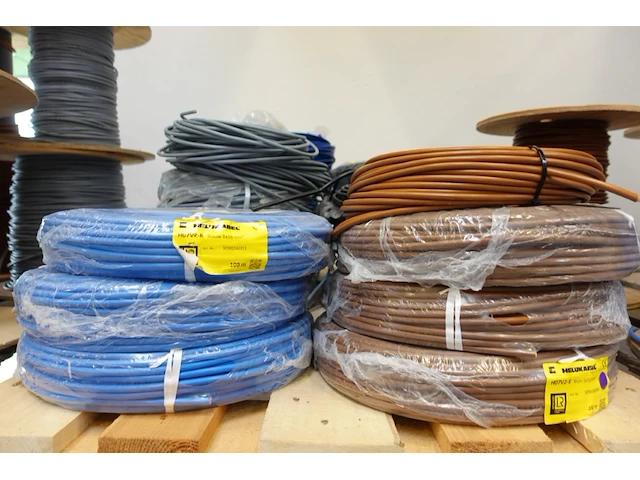 Pallet elektrische kabels - afbeelding 2 van  8