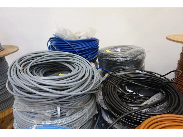 Pallet elektrische kabels - afbeelding 5 van  8
