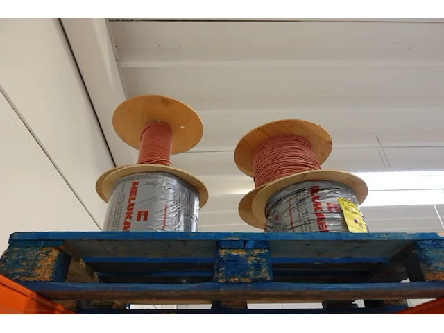 Pallet elektrische kabels - afbeelding 2 van  2