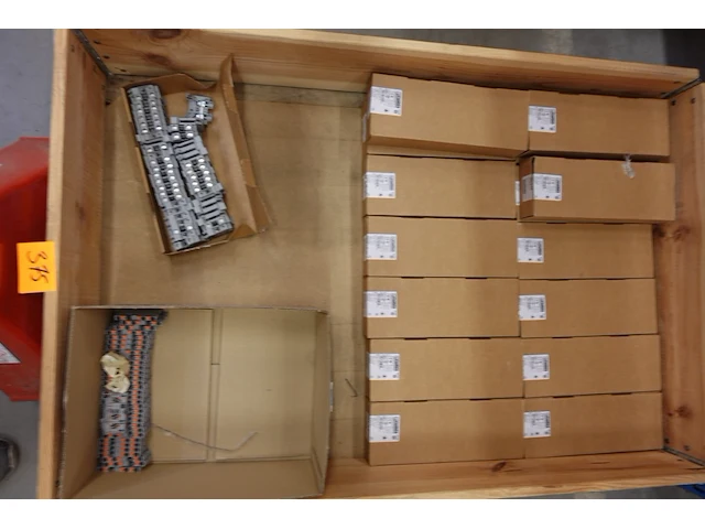 Pallet elektrische onderdelen phoenix contact - afbeelding 2 van  6
