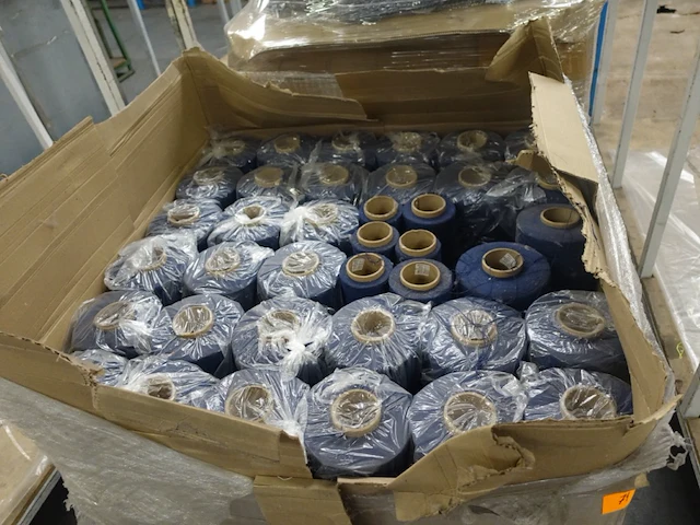 Pallet garen blauw - afbeelding 1 van  4