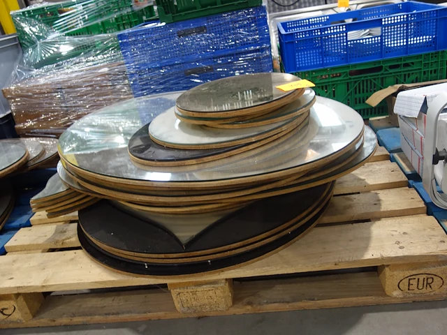 Pallet glazen plateaus/schalen - afbeelding 1 van  3