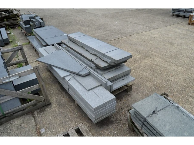 Pallet granieten platen, verschillende afmetingen - afbeelding 5 van  7