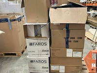 Pallet gsm-houders, kledij en kinder tandenborstels - afbeelding 1 van  4