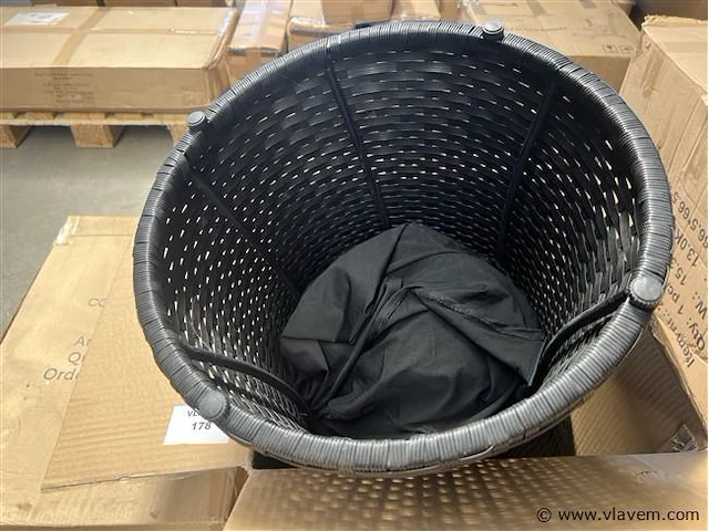 Pallet, inh. enige tuin toebehoren - afbeelding 1 van  3