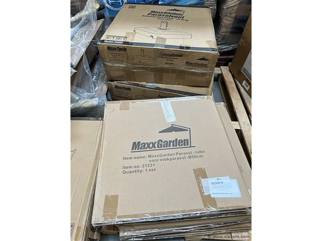 Pallet, inh. partij div. tuinstoelen - afbeelding 1 van  7