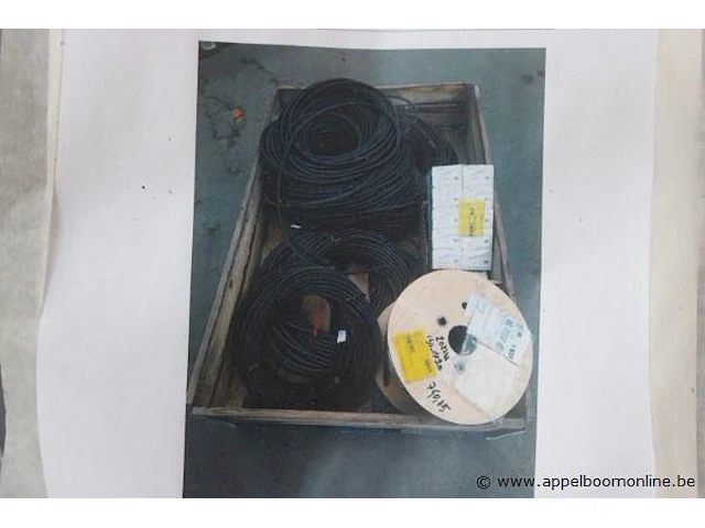 Pallet inhoudend divers elektramateriaal wo. kabel, lusterklemmen - afbeelding 3 van  3