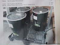 Pallet inhoudend divers vetten wo fin grease - afbeelding 2 van  4