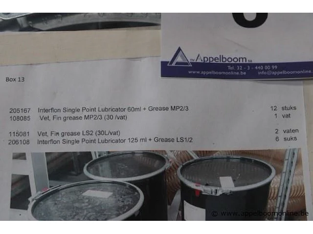 Pallet inhoudend divers vetten wo fin grease - afbeelding 4 van  4