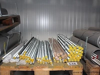 Pallet inhoudend diverse draadstangen - afbeelding 1 van  1