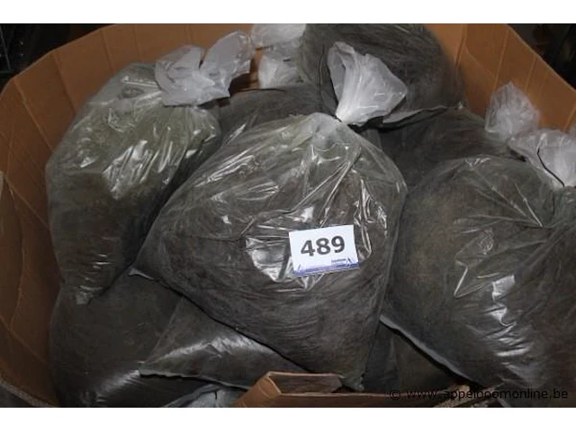 Pallet inhoudend diverse zakken veegpoeder - afbeelding 2 van  3