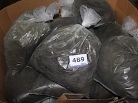 Pallet inhoudend diverse zakken veegpoeder - afbeelding 2 van  3