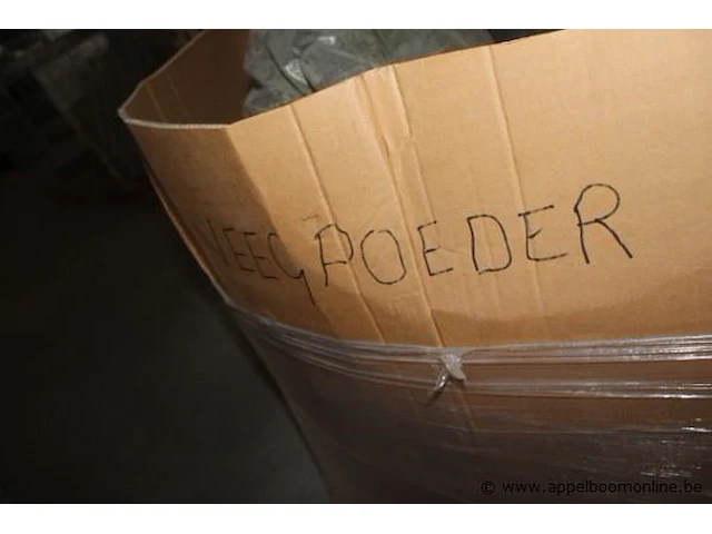 Pallet inhoudend diverse zakken veegpoeder - afbeelding 3 van  3