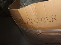 Pallet inhoudend diverse zakken veegpoeder - afbeelding 3 van  3