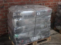 Pallet inhoudend poetslappen - afbeelding 1 van  3