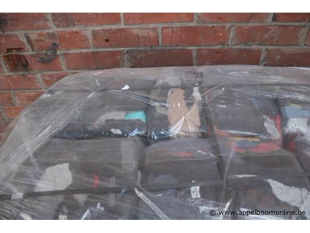 Pallet inhoudend poetslappen - afbeelding 2 van  3